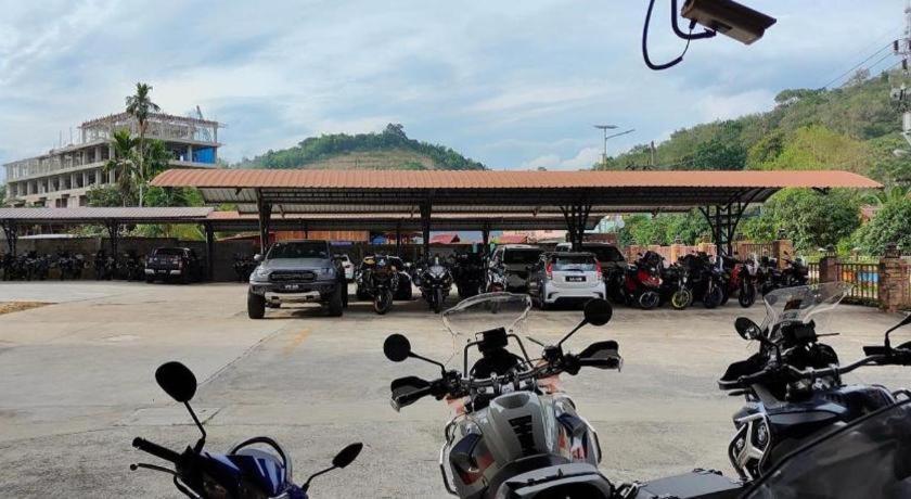 Butterfly Hotel Betong Ban Komo Sip Paet Eksteriør billede